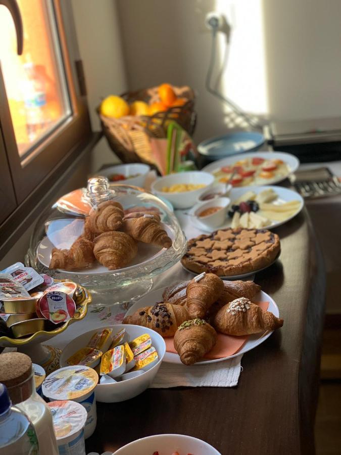 La Pomelia B&B Sofia Трапитело Екстериор снимка